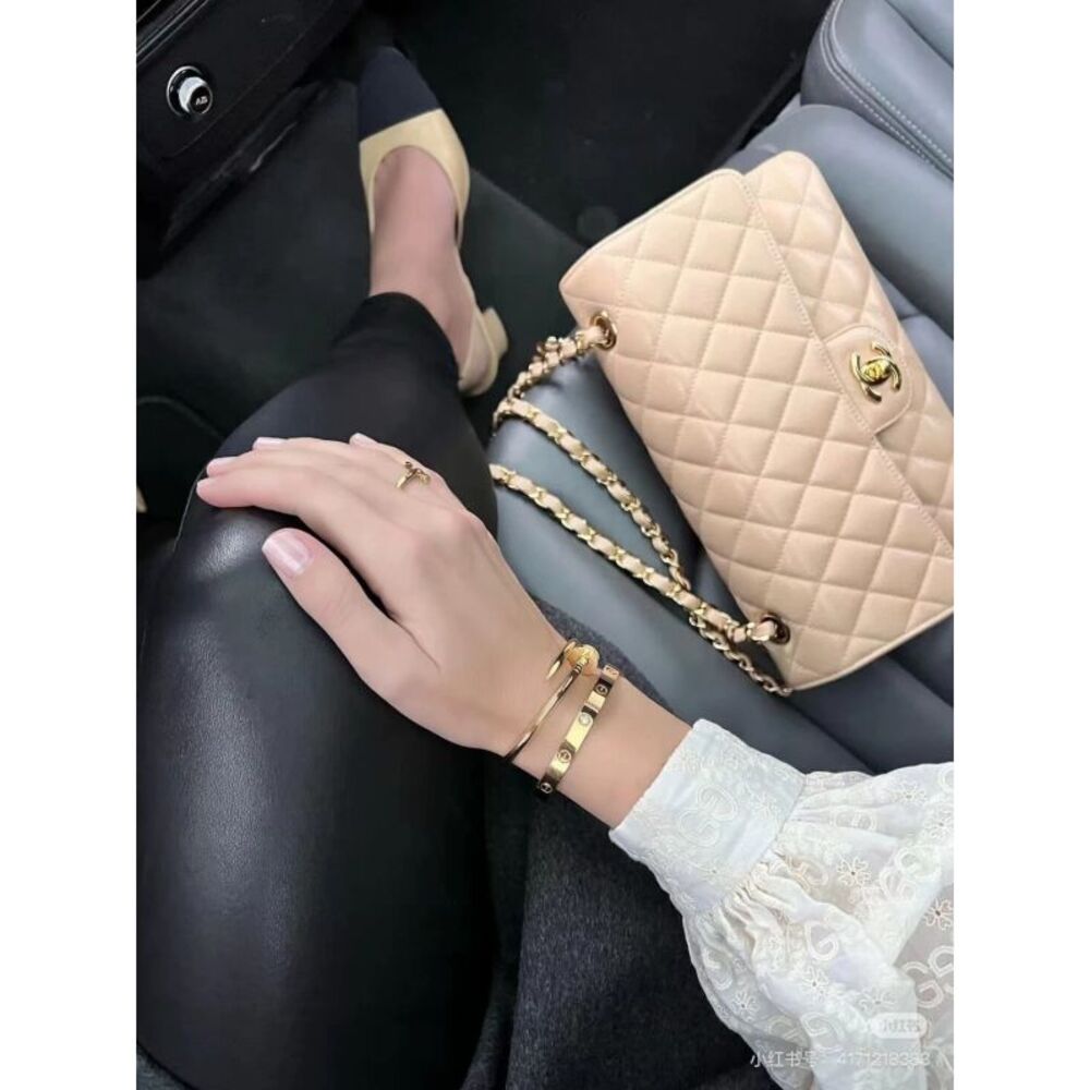 Chanel Women Pre-Loved Bag Very Good Condition - Picture 9 of 9